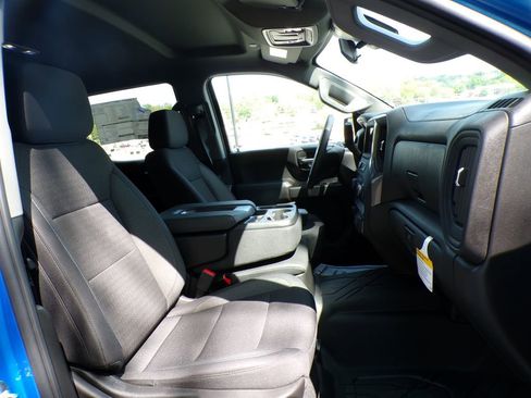 New 2026 Chevrolet Silverado 1500 Custom AWD/4WD image 16