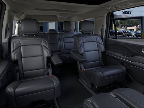 New 2025 Lincoln Navigator L Reserve AWD/4WD image 11