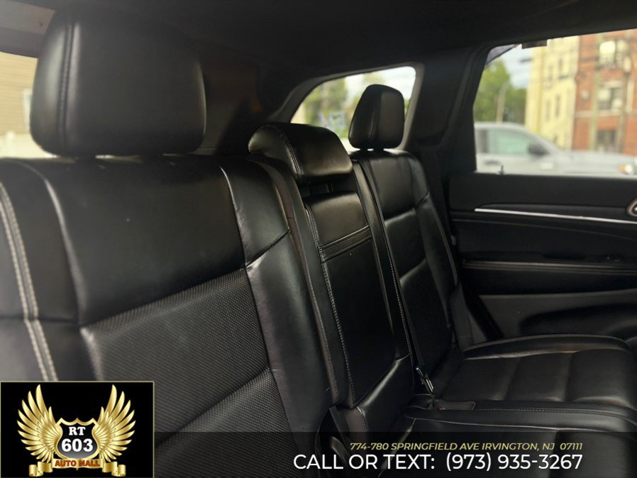 Used 2017 Jeep Grand Cherokee Limited w/ Luxury Group II AWD/4WD image 11