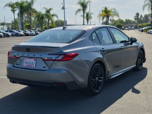 Used 2025 Toyota Camry SE FWD image 5