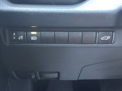 Used 2023 Toyota RAV4 XLE Premium image 32