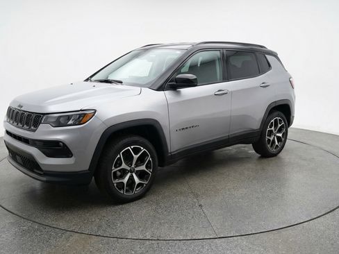 Used 2025 Jeep Compass Limited AWD/4WD image 3