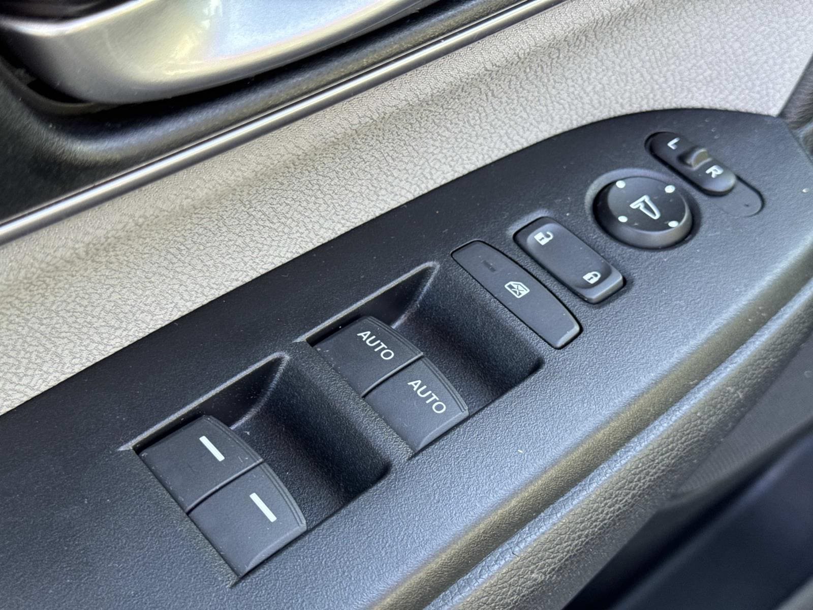 Used 2018 Honda CR-V EX image 27