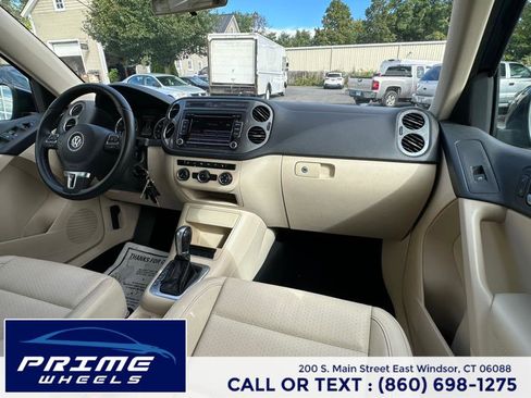 Used 2015 Volkswagen Tiguan SE image 19