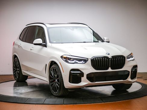 Used 2022 BMW X5 sDrive40i w/ M Sport Package RWD image 6