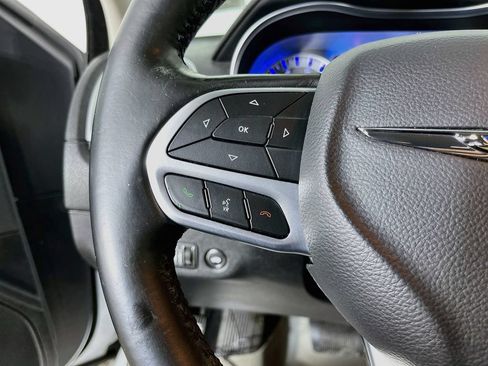 Used 2019 Chrysler 300 Touring w/ Sport Appearance Package RWD image 14