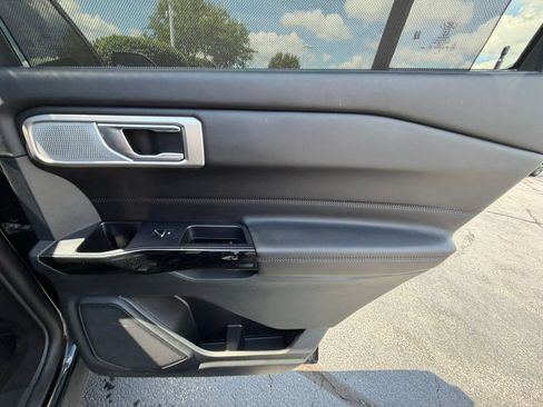 Used 2023 Ford Explorer Platinum w/ Technology Package AWD/4WD image 20