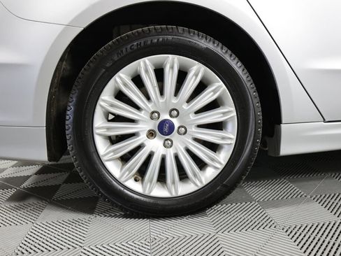 Used 2015 Ford Fusion SE FWD image 7
