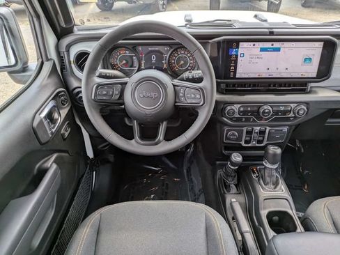 Used 2025 Jeep Wrangler Unlimited Sport AWD/4WD image 16