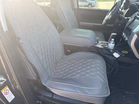 Used 2018 Toyota Tundra SR5 w/ SR5 Upgrade Package AWD/4WD image 7