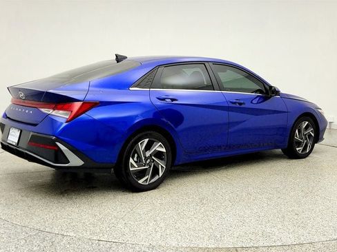 Used 2024 Hyundai Elantra SEL w/ Convenience Package image 5