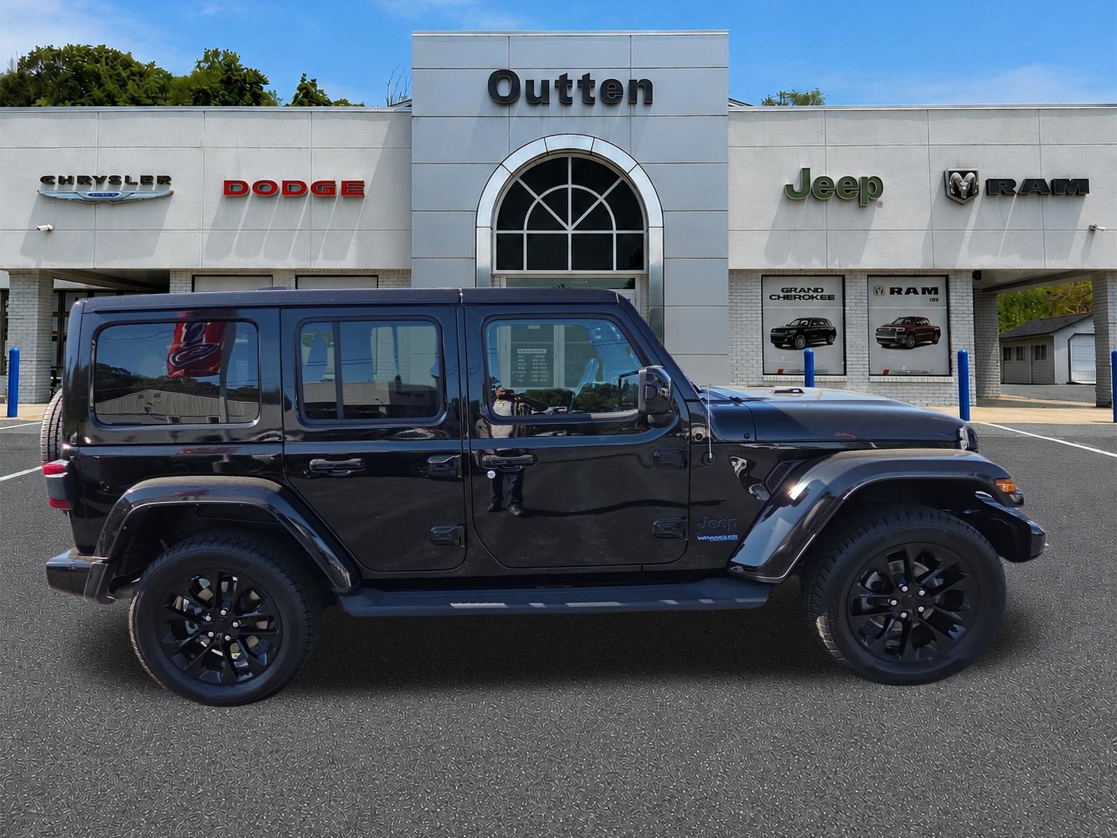 Certified 2021 Jeep Wrangler Unlimited Sahara AWD/4WD image 2