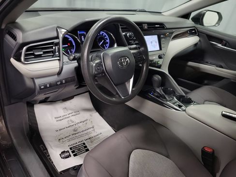 Used 2019 Toyota Camry LE FWD image 17