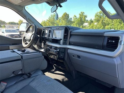 Used 2025 Ford F350 XLT image 28