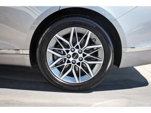 Used 2025 Genesis G80 2.5T image 31