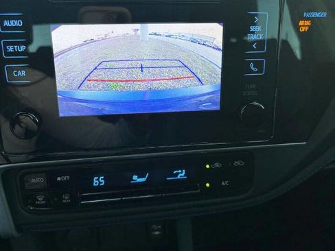 Used 2019 Toyota Corolla SE image 16