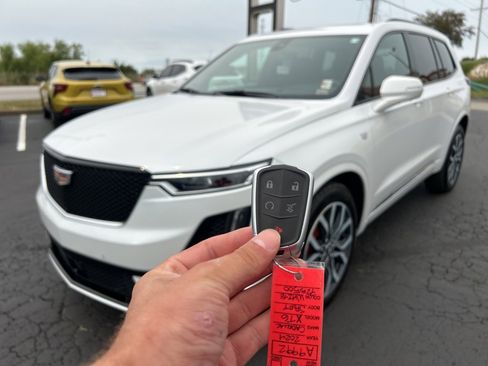 Used 2024 Cadillac XT6 Sport w/ Platinum Package image 57