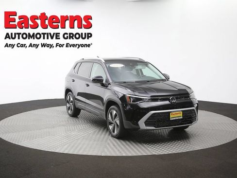 Used 2025 Volkswagen Taos SE AWD/4WD image 50