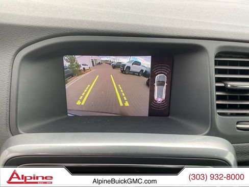 Used 2018 Volvo V60 T5 Cross Country image 16