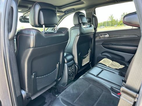 Used 2017 Jeep Grand Cherokee Trailhawk AWD/4WD image 18