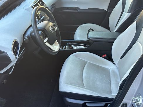 Used 2016 Toyota Prius Three Touring image 20