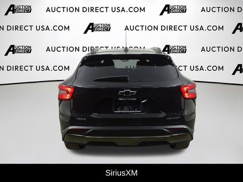 Used 2024 Chevrolet Trax ACTIV w/ Sunroof Package FWD image 6