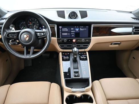 Certified 2024 Porsche Macan AWD/4WD image 6