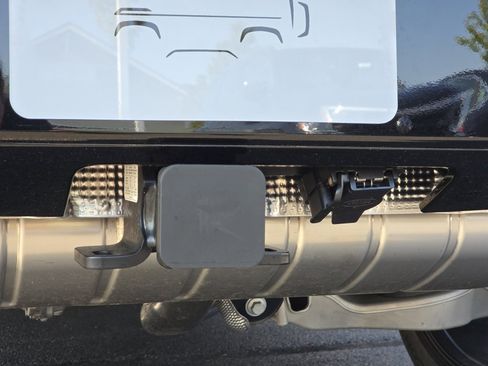 Used 2025 Land Rover Defender 110 X-Dynamic SE image 20