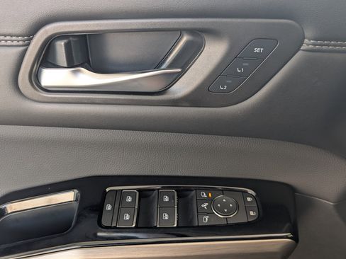 Used 2024 Nissan Pathfinder Platinum w/ Cargo Package image 16