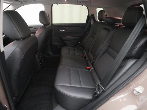 Certified 2024 Nissan Rogue SV w/ SV Premium Package image 15