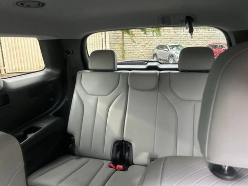 Used 2025 Hyundai Palisade SEL FWD image 8
