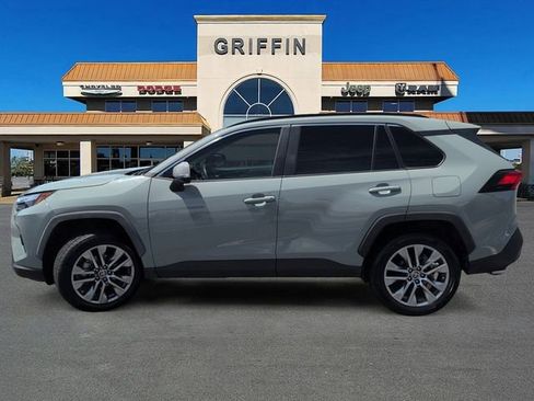 Used 2023 Toyota RAV4 XLE Premium FWD image 10