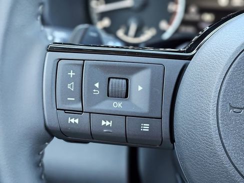 New 2025 Nissan Pathfinder SL image 16