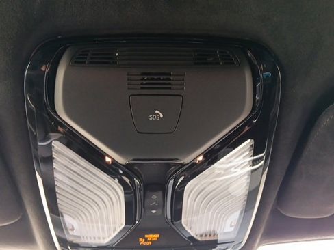 Certified 2025 BMW X7 M60i image 37