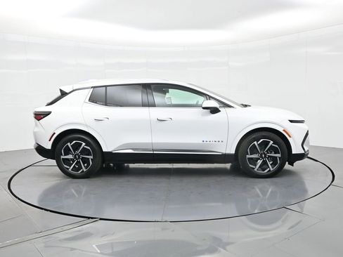 Used 2025 Chevrolet Equinox EV LT w/ Convenience Package image 5