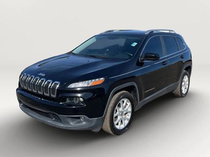 Used 2017 Jeep Cherokee Latitude w/ Comfort/Convenience Group