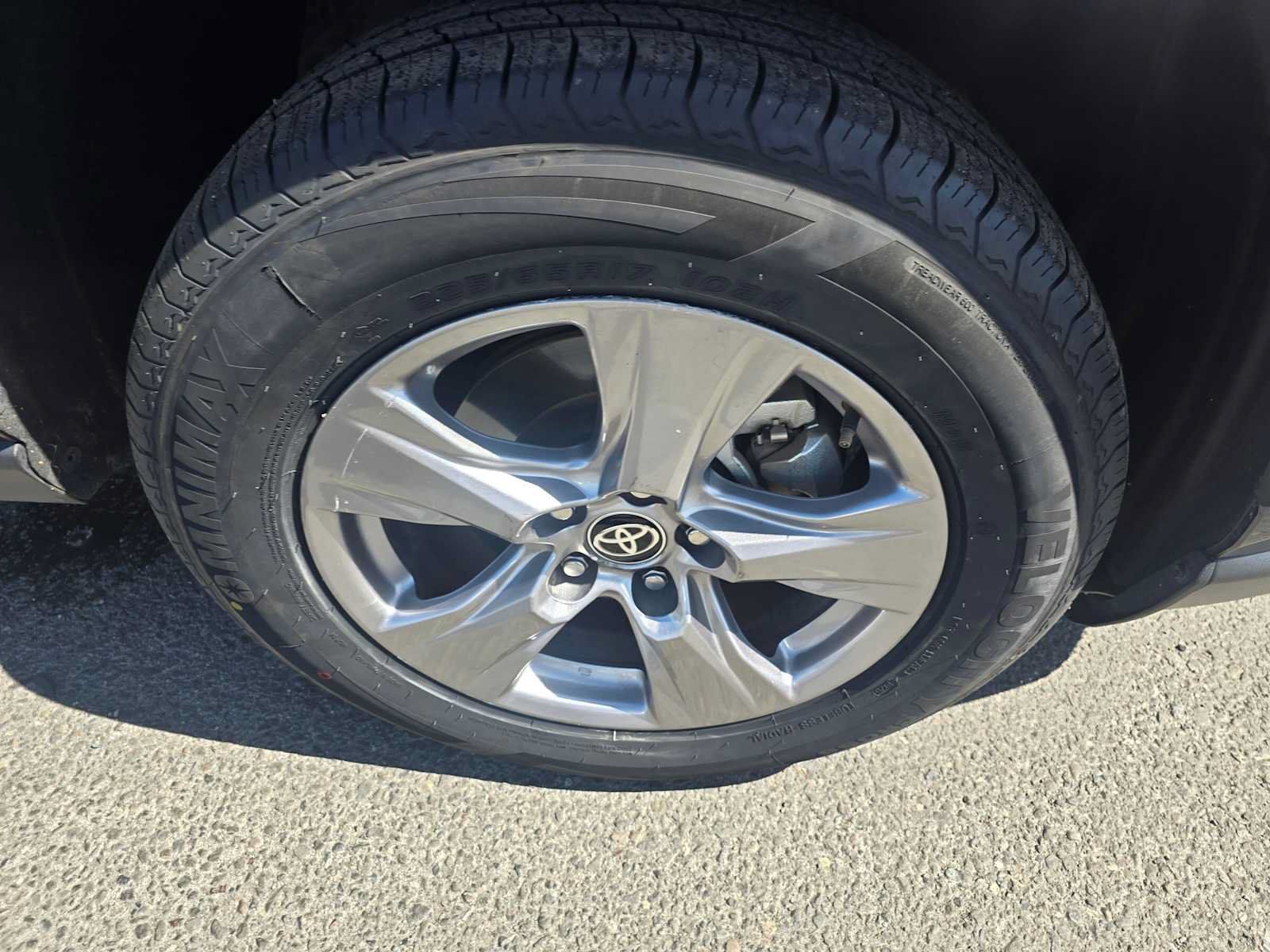 Used 2025 Toyota RAV4 XLE FWD image 9
