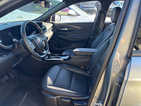 Used 2025 Buick Envista Sport Touring image 27