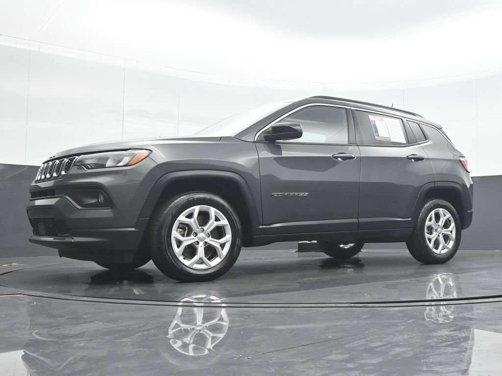 Used 2024 Jeep Compass Latitude AWD/4WD image 26