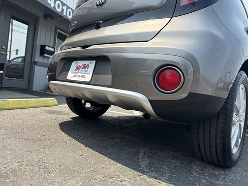 Used 2018 Kia Soul + FWD image 9