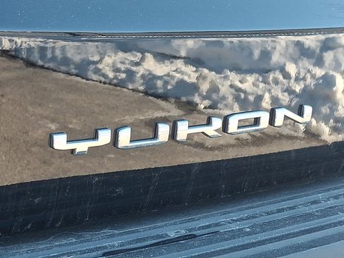 Used 2022 GMC Yukon XL Denali image 32