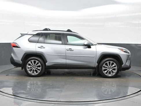 Used 2023 Toyota RAV4 XLE Premium AWD/4WD image 7