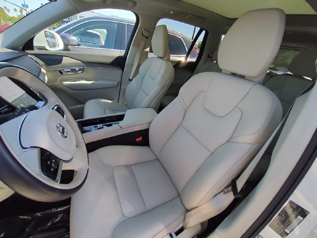 Certified 2023 Volvo XC90 T8 Plus w/ Protection Package Premier AWD/4WD image 13
