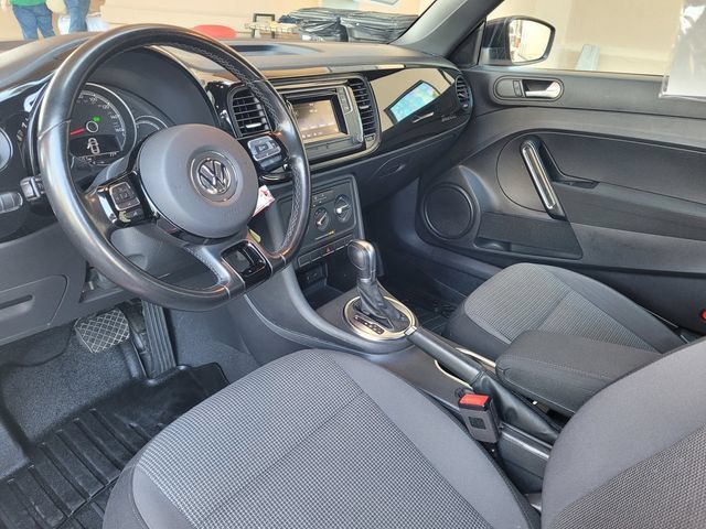 Used 2018 Volkswagen Beetle 2.0T S FWD image 19
