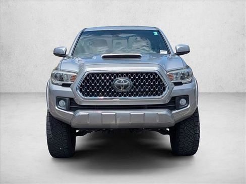 Used 2019 Toyota Tacoma TRD Sport AWD/4WD image 2