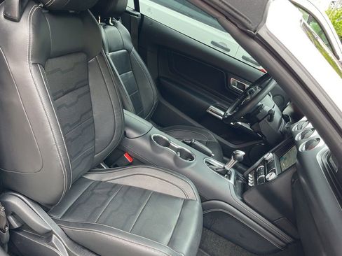 Used 2018 Ford Mustang GT Premium w/ Equipment Group 401A RWD image 10
