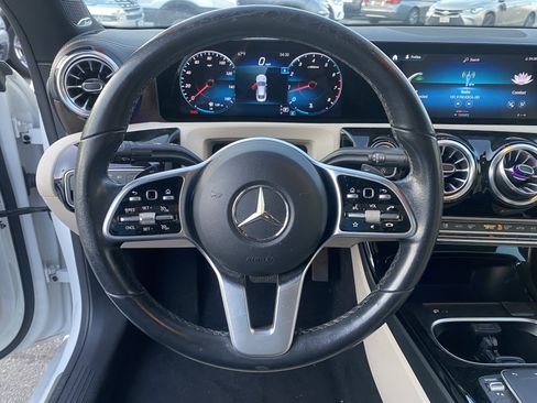 Used 2022 Mercedes-Benz CLA 250 image 9