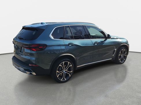 New 2026 BMW X5 xDrive40i w/ Climate Comfort Package image 5