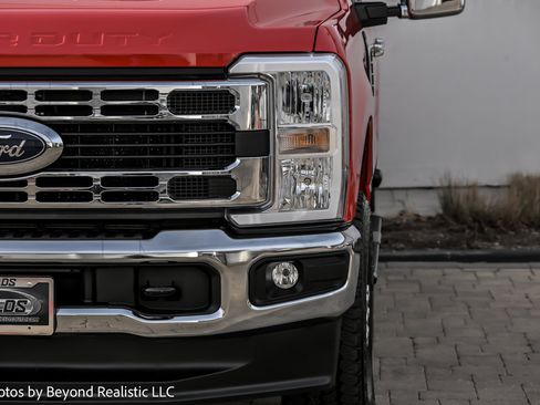 Used 2024 Ford F250 XLT image 3
