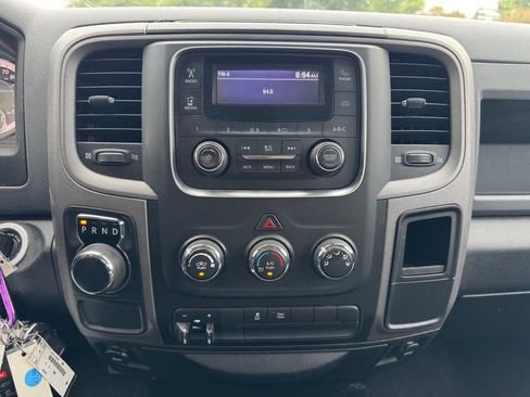 Used 2018 RAM 1500 Express RWD image 2